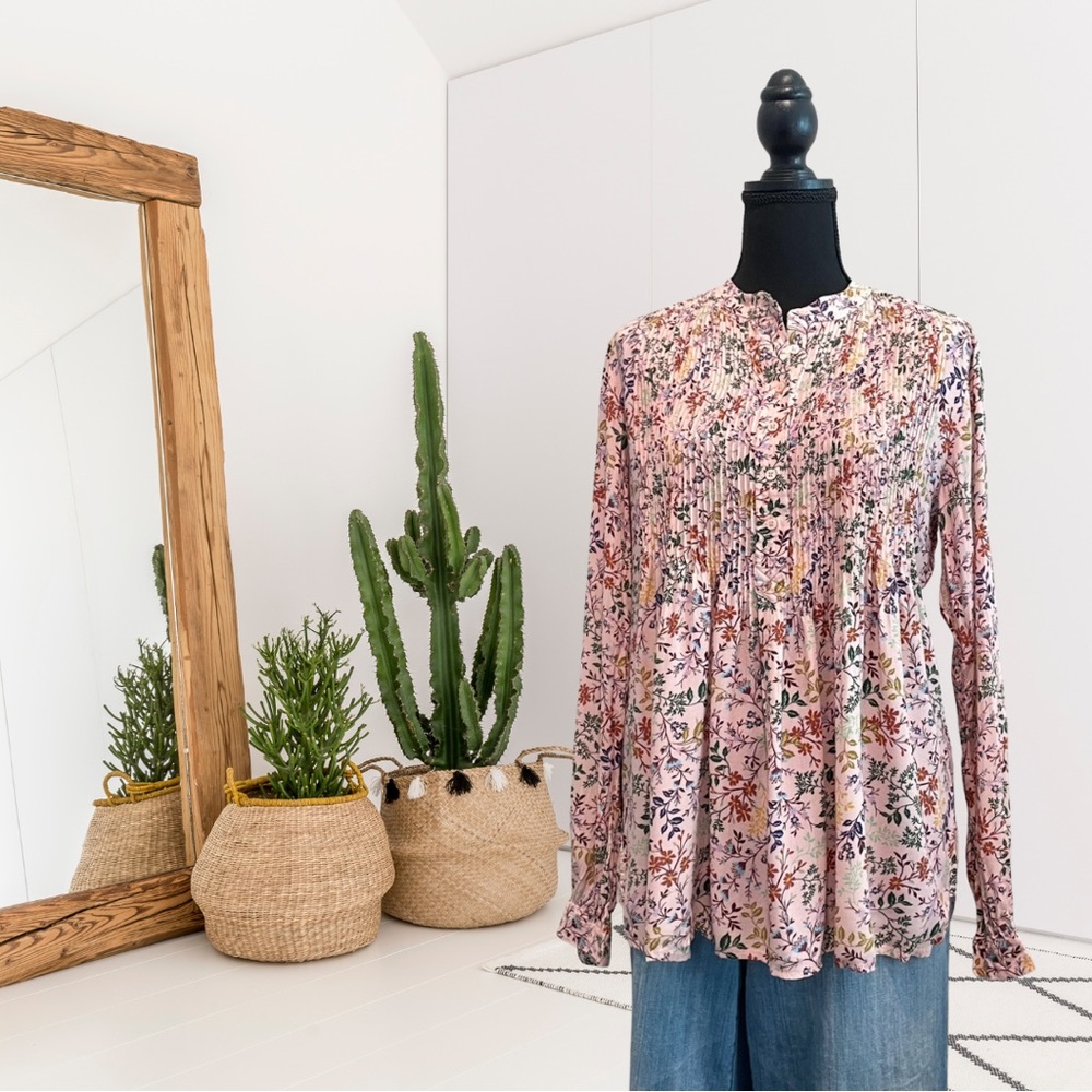 Sundance Long Sleeve 1/2 Button Pleated Front Floral Top